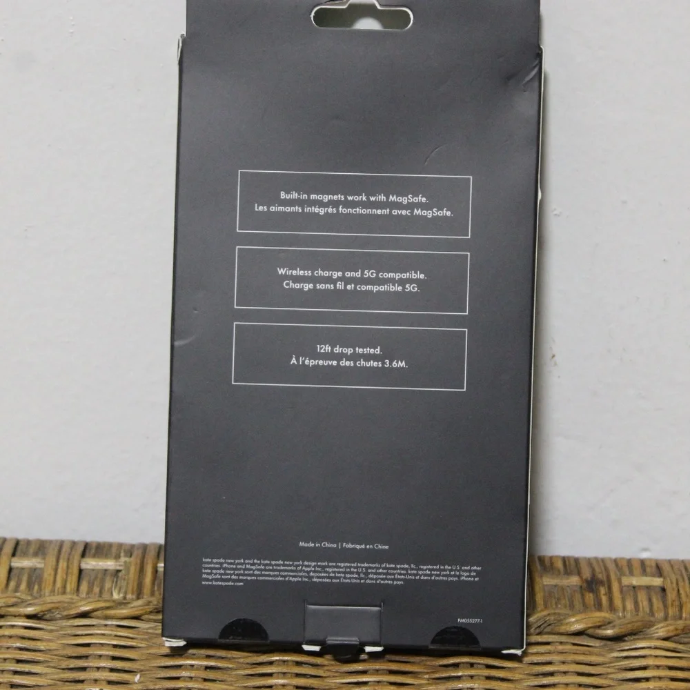 Kate Spade. New York. Floral Protective Case. iPhone 16 Max Pro.